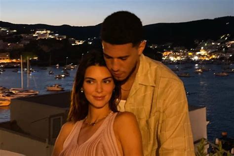 devin booker nude|Kendall Jenner Posts Tastefully Naked Instagram